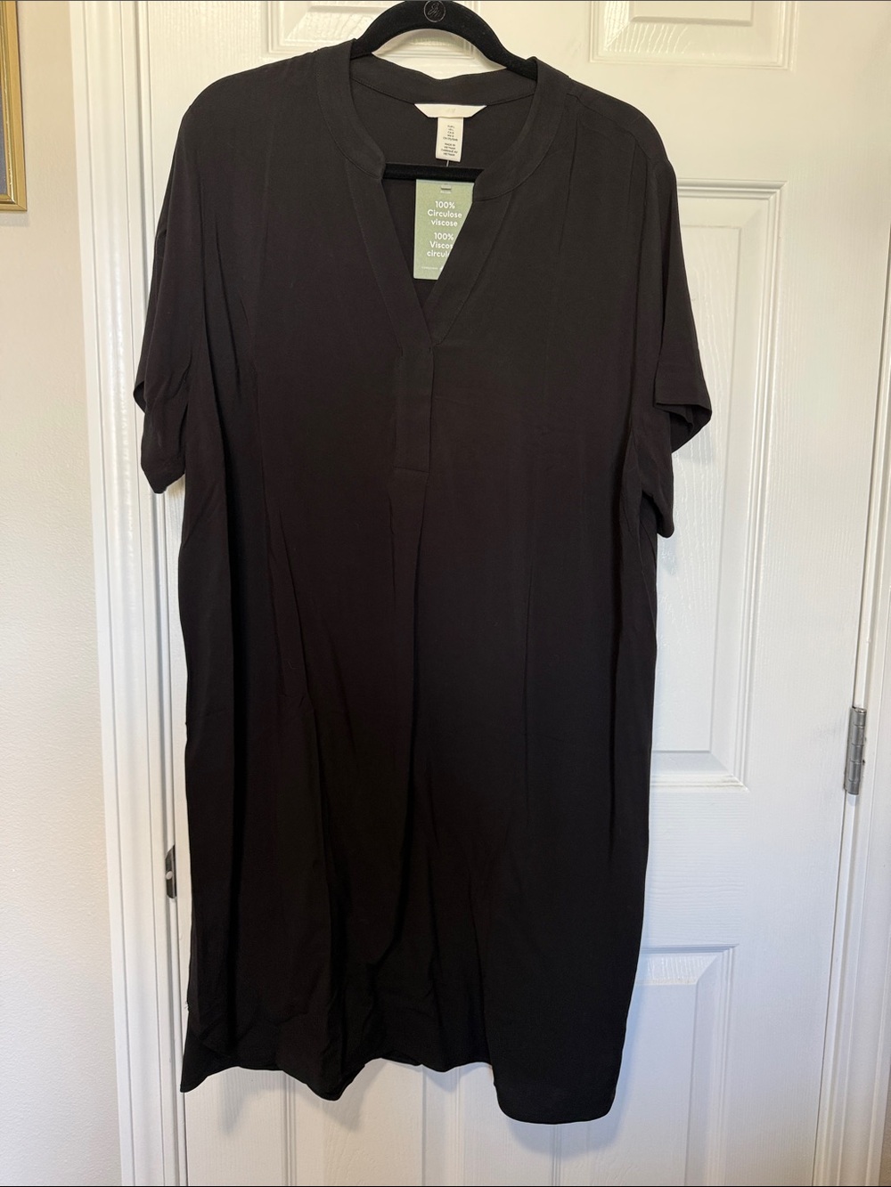H&M Black Split-Neck Short Sleeve Dress NWT Size Large